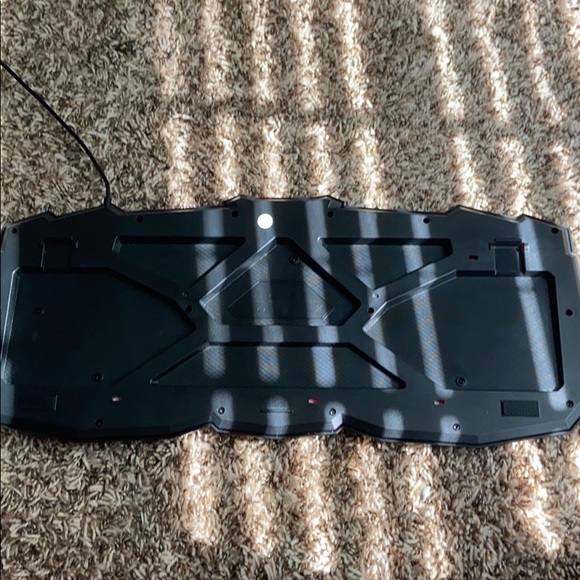 A wired keyboard with led lights - Picture 5 of 5